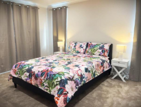 Murphys Guest Home - Big Savings with Daytime Noise, 3-Night Minimum